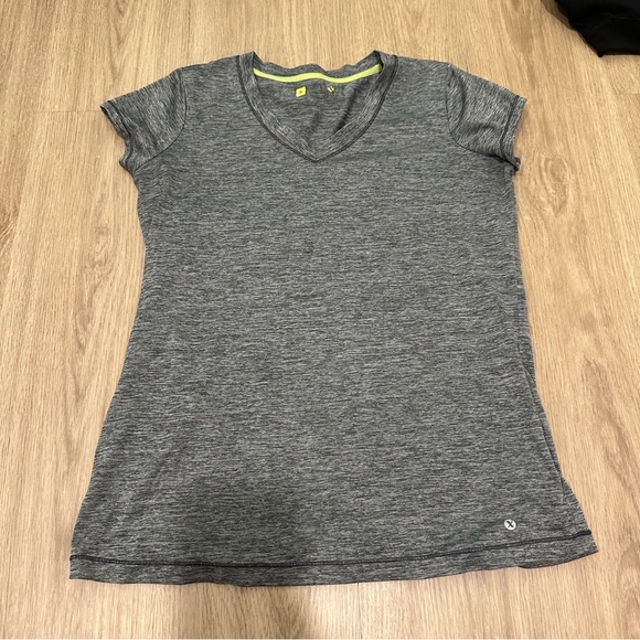 Xersion Short Sleeve V-Neck T-Shirt - Picture 1 of 3
